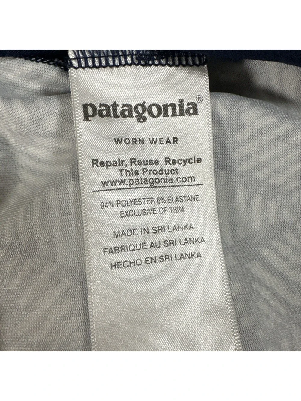 Patagonia Girl’s Shirt Medium 10 Silk weight Rashguard Long Sleeve Blue